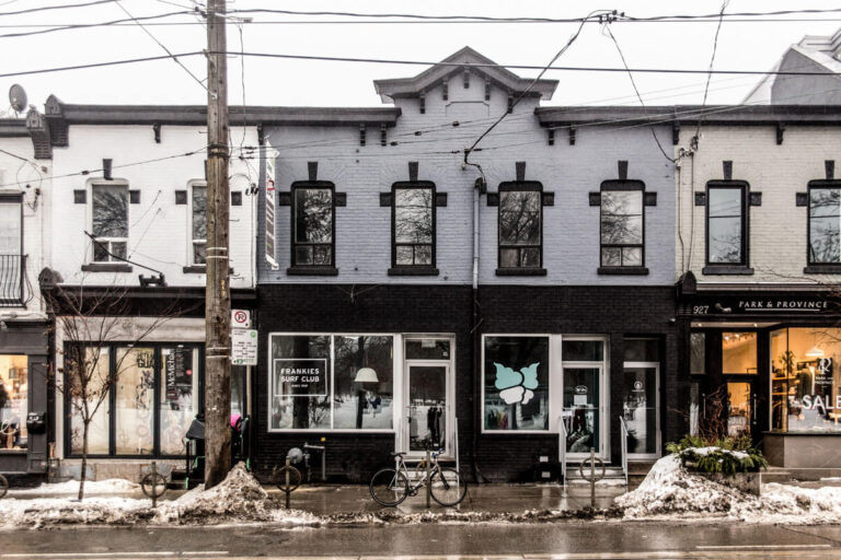 Read more about the article 923-925 Queen Street West, Toronto