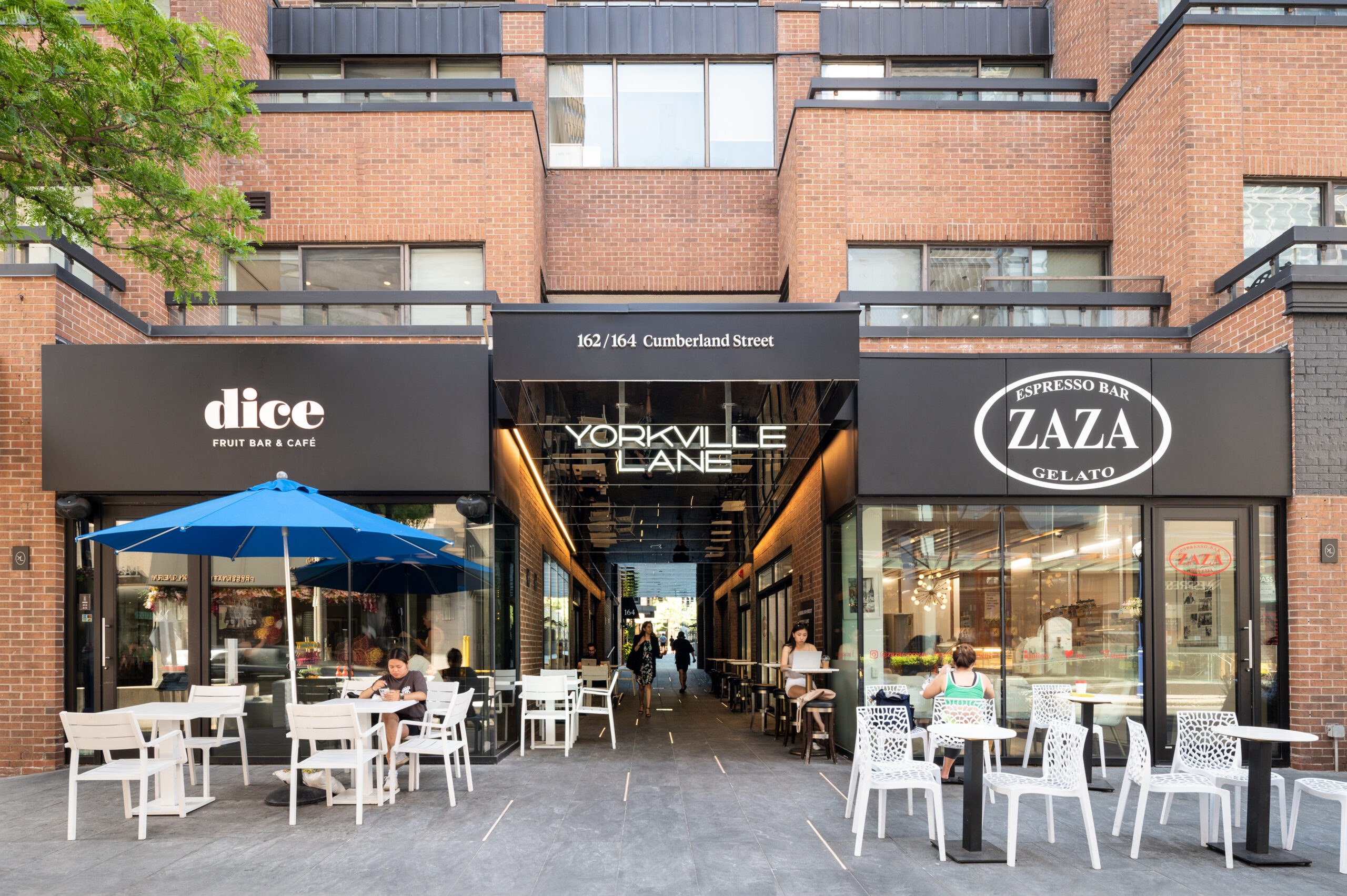 Read more about the article 158-162 Cumberland Street, Toronto